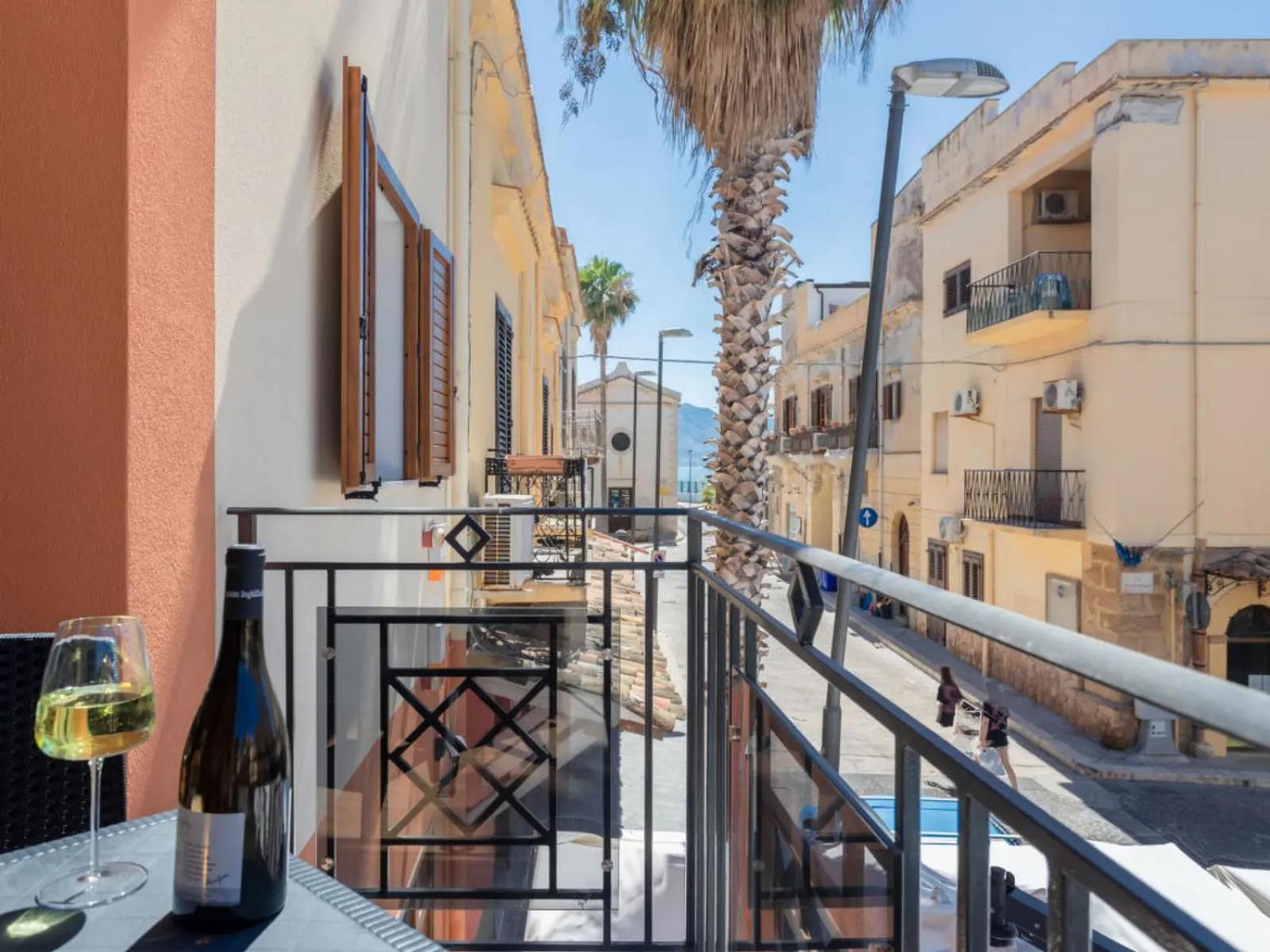 Azzurra Apartments Балестрате Экстерьер фото