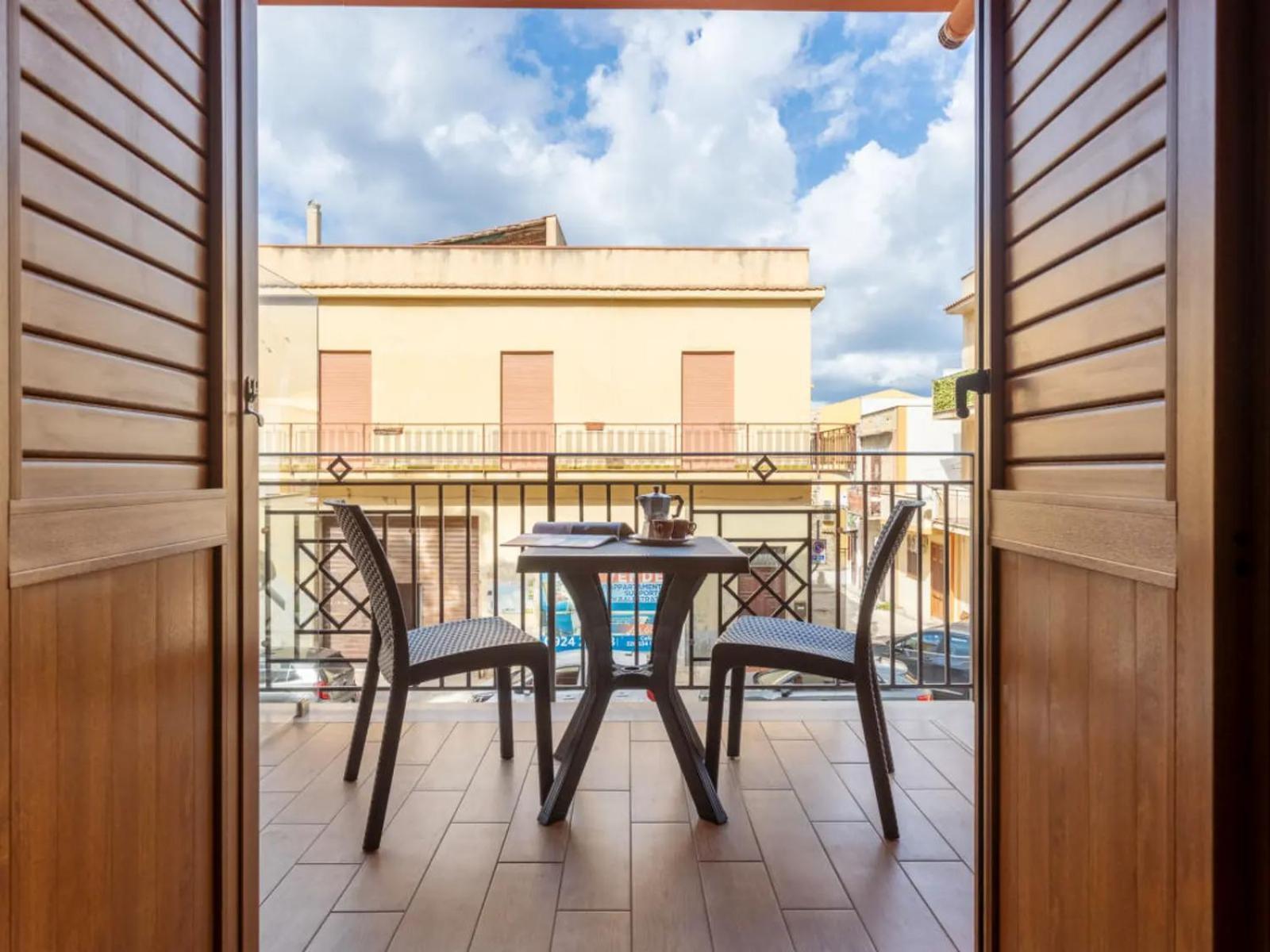 Azzurra Apartments Балестрате Экстерьер фото
