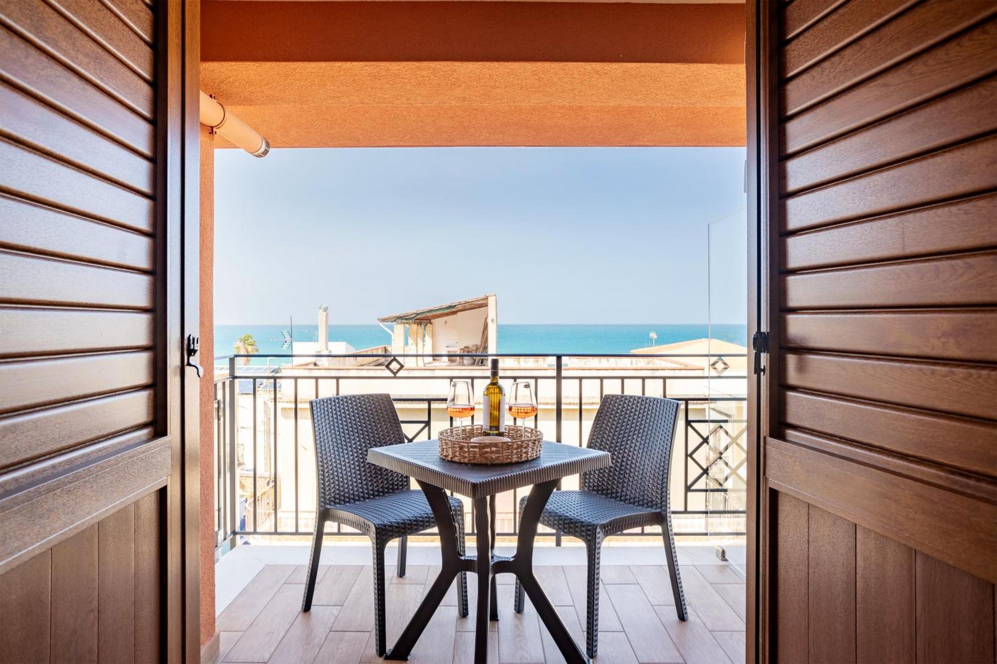 Azzurra Apartments Балестрате Экстерьер фото